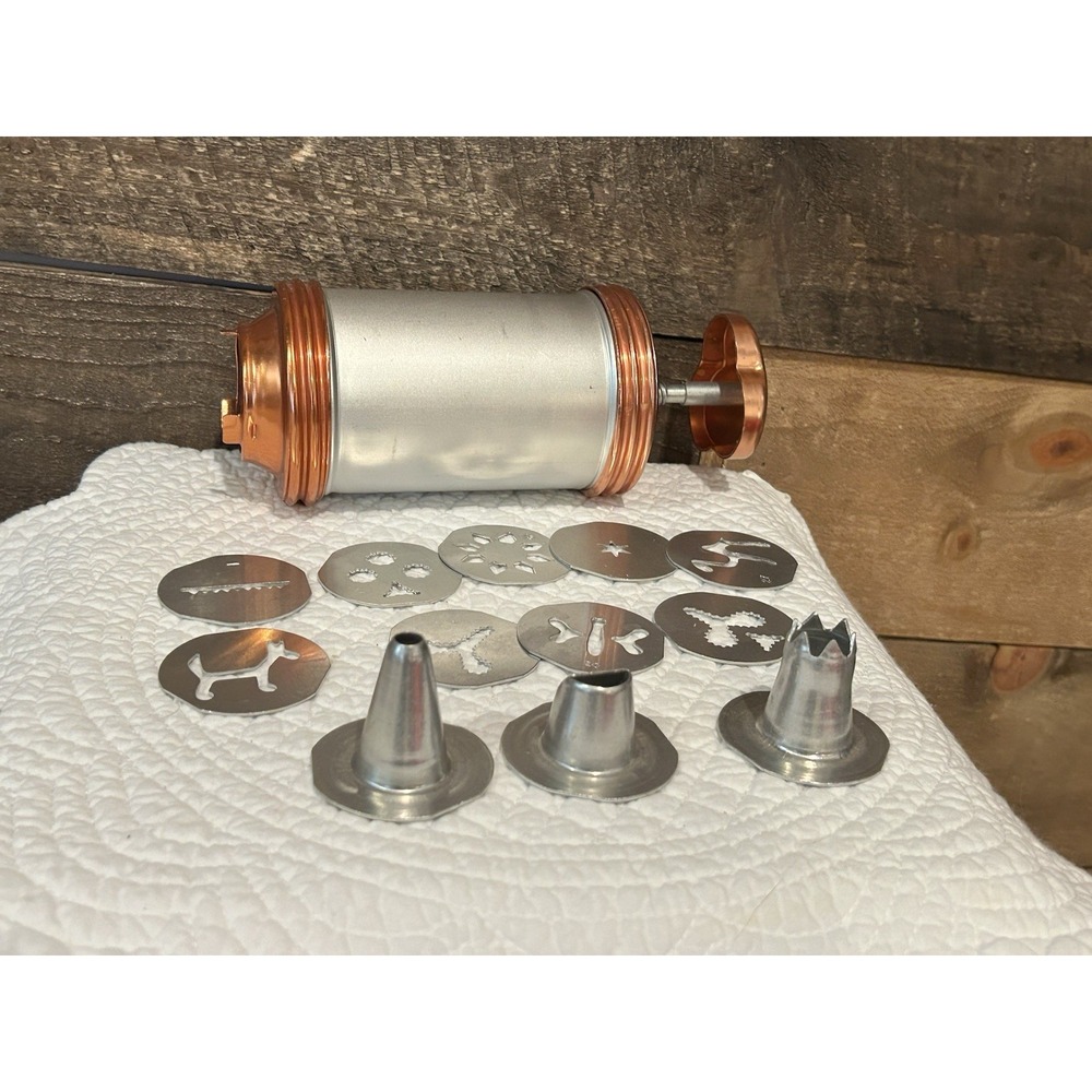Vtg Mirro Cookie Pastry Press Decorator Set w/9 Plates & 3 Tips Aluminum‎ Copper